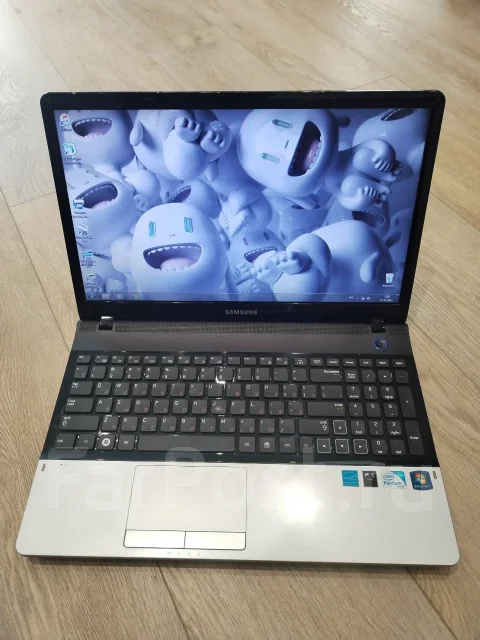 Samsung 300E5A. 15.6", 2,1����, ��� 4 ��, ���� 256���, WiFi: 1, Bluetooth: 1, ����������� �� 1��. ����
