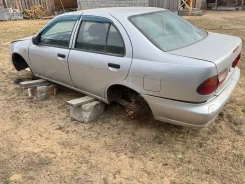 Nissan Almera ����