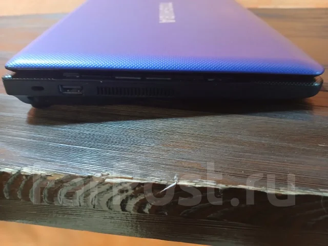 Toshiba. 10.1", 1,6����, WiFi: 1, ����������� �� 4��. ����
