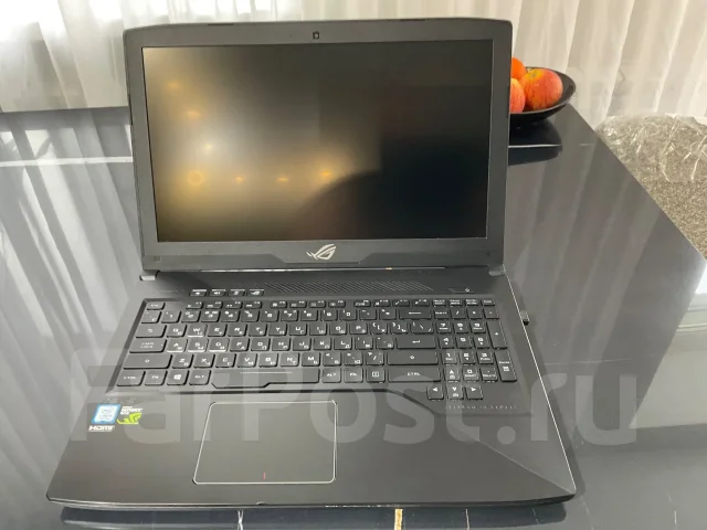 Asus ROG. 15.4", 2,3����, ��� 8 ��, ���� 1 003���, WiFi: 1, Bluetooth: 1, ����������� �� 5��. ����