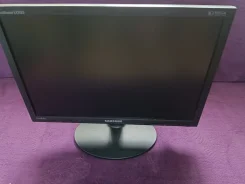Samsung. 19", ���������� �� (LCD, LED, QLED) ����