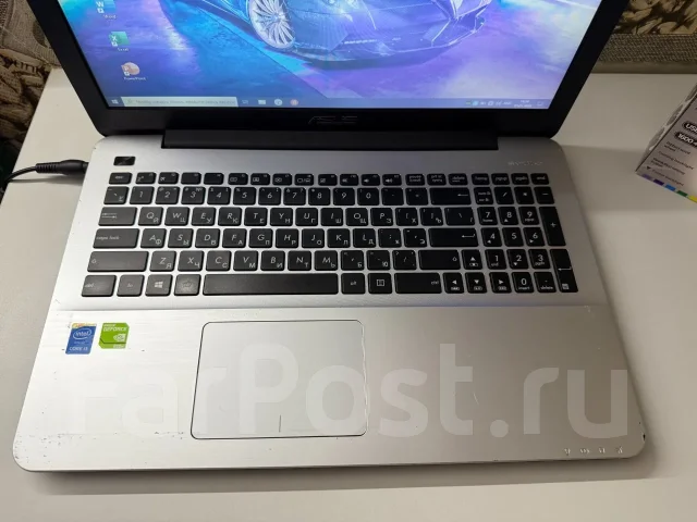 Asus. 15.6", 2,2����, ��� 8 ��, ���� 300���, WiFi: 1, Bluetooth: 1, ����������� �� 1��. ����