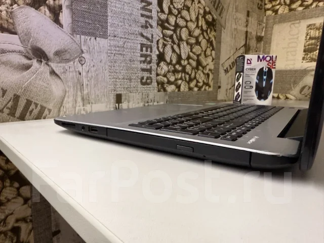 Asus. 15.6", 2,2����, ��� 8 ��, ���� 300���, WiFi: 1, Bluetooth: 1, ����������� �� 1��. ����