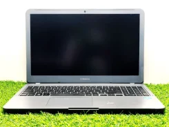 Samsung. 15.6", WiFi: 1, Bluetooth: 1 ����