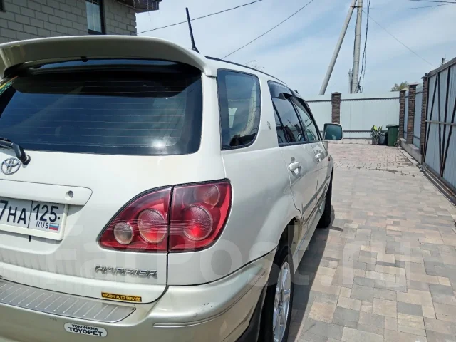 Toyota Harrier. �������, ��������, 0.1 (140��.�.), ������, 258 000����. �� ����