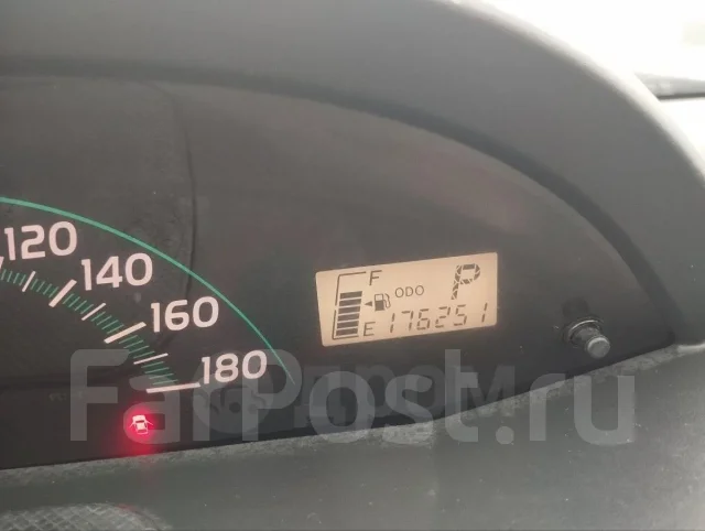 Toyota Vitz. �������, 4wd, 1.3 (87��.�.), ������, 176����. �� ����