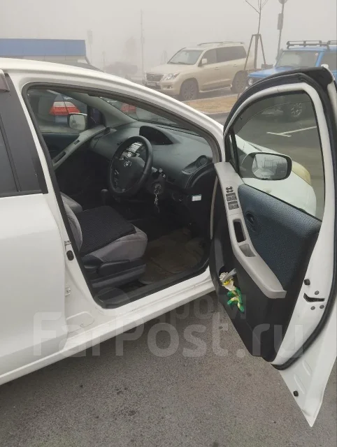 Toyota Vitz. �������, 4wd, 1.3 (87��.�.), ������, 176����. �� ����