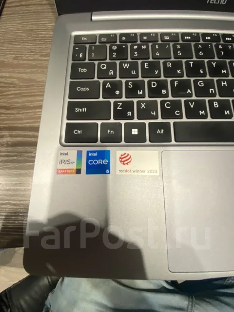 Tecno MegaBook T14. 16", 4,9����, ��� 16 ��, ���� 512���, WiFi: 1, Bluetooth: 1, ����������� �� 11��. ����