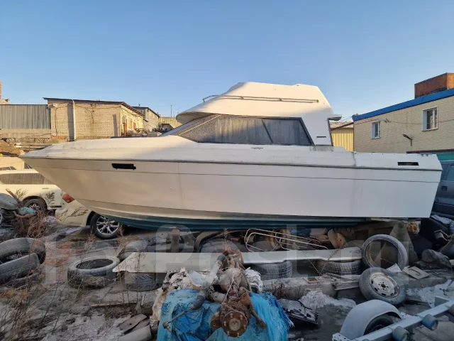 Bayliner. 1992 ���, ����� 8,5��., ��������� ������������, 310��.�., ������ ����