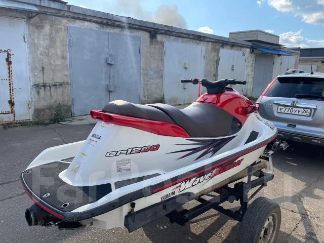 Yamaha WaveRunner. 2000 ��� ����