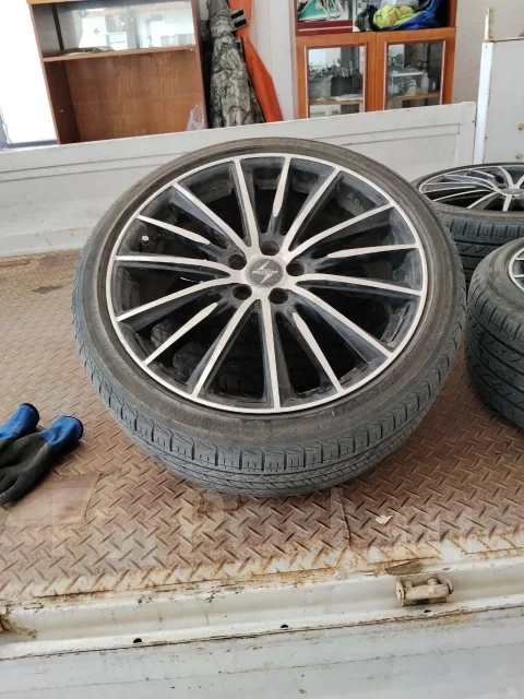Milestar. x18" ����