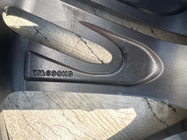 Modellista. 8.0x19", 5x114.3, ET38, �� 60,1���. ����