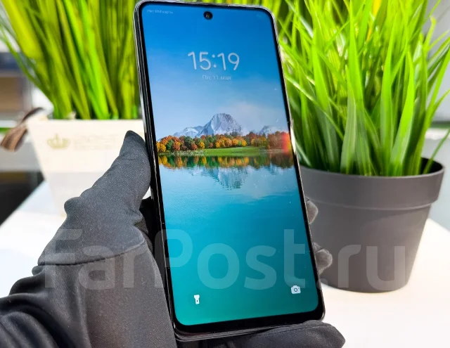 Tecno Spark 20 Pro. �/�, 256 ��, 3G, 4G LTE, NFC ����