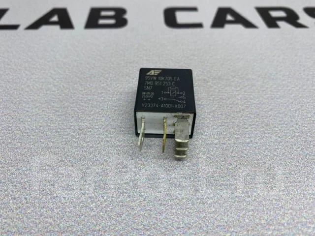 ���� 404 Audi A6 7M0951253C C6 7M0951253C ����