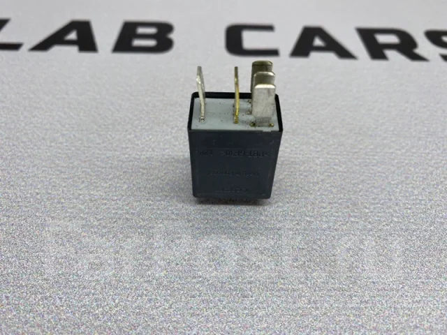 ���� 404 Audi A6 7M0951253C C6 7M0951253C ����