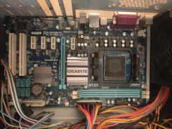 Socket AM3+ ����