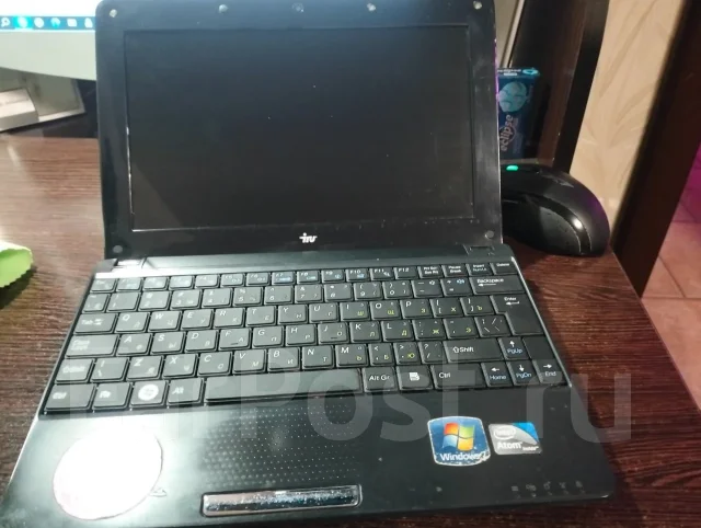 iRu Intro 104. 10.1", 1,7����, ��� 2048 ��, ���� 320���, WiFi: 1, Bluetooth: 1 ����