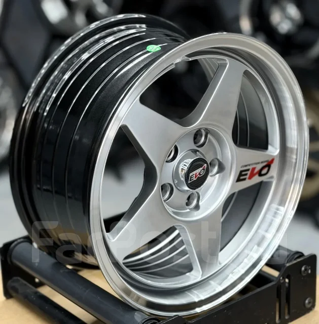 Desmond RegaMaster EVO. 7.0x15", 5x100, ET30, �� 73,1���. ����