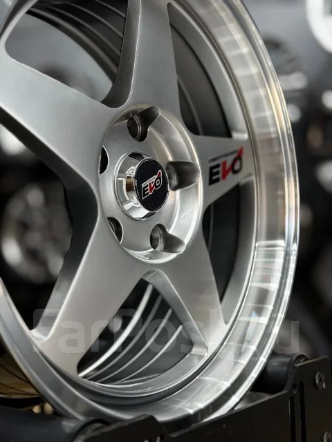 Desmond RegaMaster EVO. 7.0x15", 5x114.3, ET30, �� 73,1���. ����