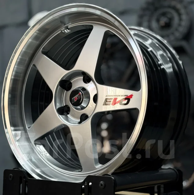 Desmond RegaMaster EVO. 8.5x17", 5x100, ET33, �� 73,1���. ����