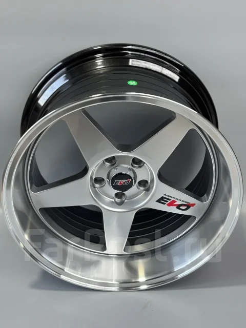 Desmond RegaMaster EVO. 8.5x17", 5x114.3, ET33, �� 73,1���. ��� ����� �� ������������ ����
