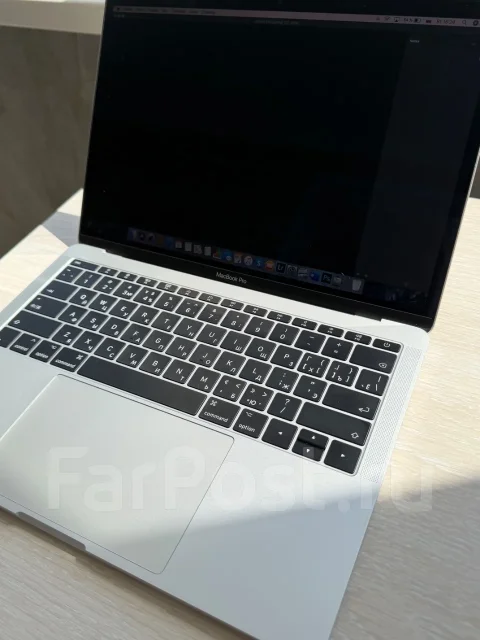 Apple MacBook Pro 13 2017 Mid MPXR2. 13.3", 2,3����, ��� 8 ��, ���� 128���, WiFi: 1, Bluetooth: 1 ����