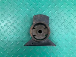 ������� ��������� Mitsubishi Carisma 2000 MR197132 4G92 MR197132 ����