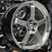 Advan Racing GT. 8.5x19", 5x114.3, ET38, �� 73,1���. ����