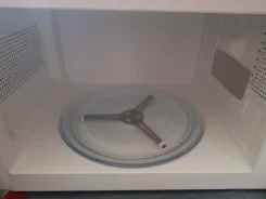 ����� ����