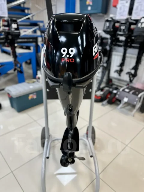 Gladiator. 20��.�., 4-�������, ����������, ���� S (381 ��), 2025 ��� ����