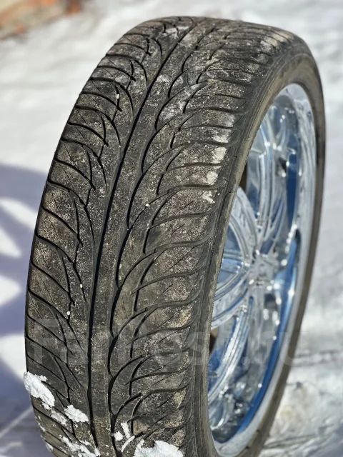 Devino. 8.5x22", 5x114.3, 5x120, ET35, �� 70,1���. ����