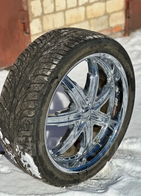 Devino. 8.5x22", 5x114.3, 5x120, ET35, �� 70,1���. ����