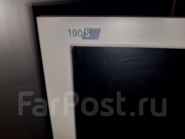 Philips. 19", ���������� �� (LCD, LED, QLED) ����