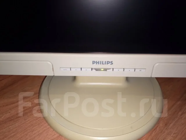 Philips. 19", ���������� �� (LCD, LED, QLED) ����