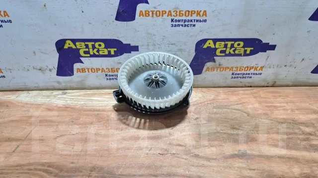 ���������� ����� Mazda MPV 1000265 ����