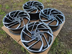 Stuttgart. 7.0x16", 4x114.3, ET35, �� 56,6���. ����