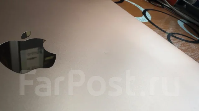 Apple MacBook Air. 13", 1,6����, ��� 8 ��, ���� 256���, WiFi: 1, Bluetooth: 1 ����