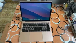 Apple MacBook Air. 13", 1,6����, ��� 8 ��, ���� 256���, WiFi: 1, Bluetooth: 1 ����
