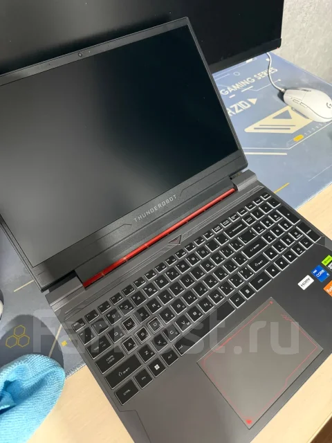 Thunderobot 911 X Wild Hunter G2L. 15.6", 2����, ��� 16 ��, ���� 512���, WiFi: 1, Bluetooth: 1, ����������� �� 4��. ����