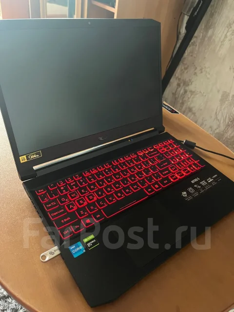 Acer Nitro 5. 15.6", 3,1����, ��� 16 ��, ���� 512���, WiFi: 1, Bluetooth: 1, ����������� �� 2��. ����