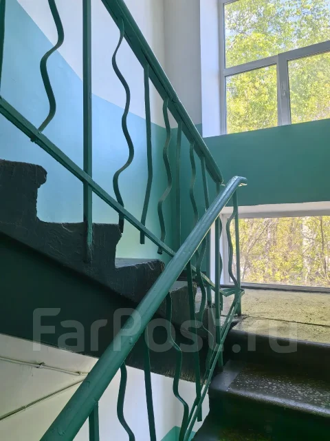 3-���������, ������� ��� (������� ��������) 9. ���, ������� ����, 40,8���.��., 4/4 ���� ����