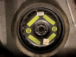 Audi A4 ����