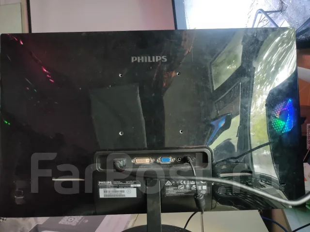 Philips. 24", ���������� �� (LCD, LED, QLED) ����