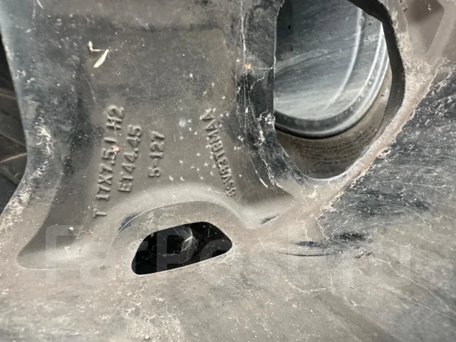 Jeep. 7.5x17", 5x127, ET44. ��� ����� �� ������������ ����