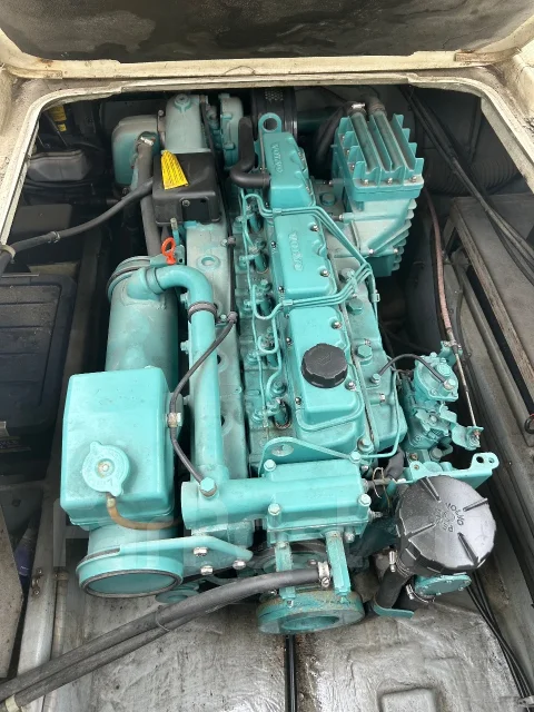 Yamaha FR-28. 1991 ���, ����� 9��., ��������� ������������, 200��.�., ������ ����