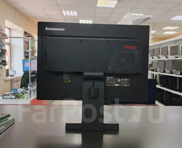 Lenovo. 19", ���������� �� (LCD, LED, QLED) ����