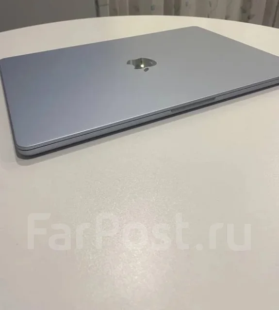 Apple MacBook Air 13 2026. 13.6", 4,6����, ��� 24 ��, ���� 1 024���, WiFi: 1, Bluetooth: 1, ����������� �� 18��. ����
