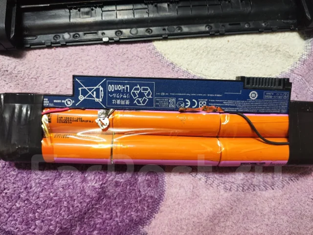 Acer Aspire One D270. 10.1", 1,6����, ��� 4 ��, ���� 128���, WiFi: 1, Bluetooth: 1, ����������� �� 6��. ����