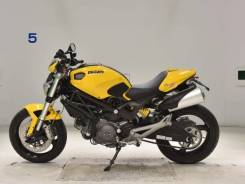 Ducati Monster 696