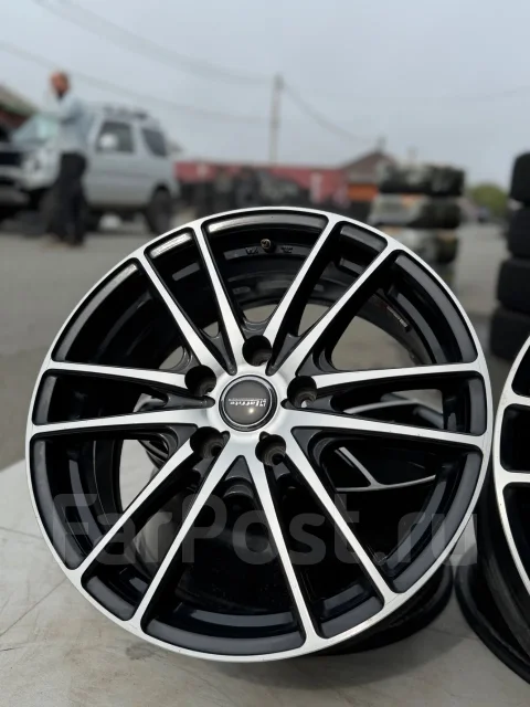Hot Stuff Laffite. 7.0x17", 5x114.3, ET48, �� 73,1���. ����